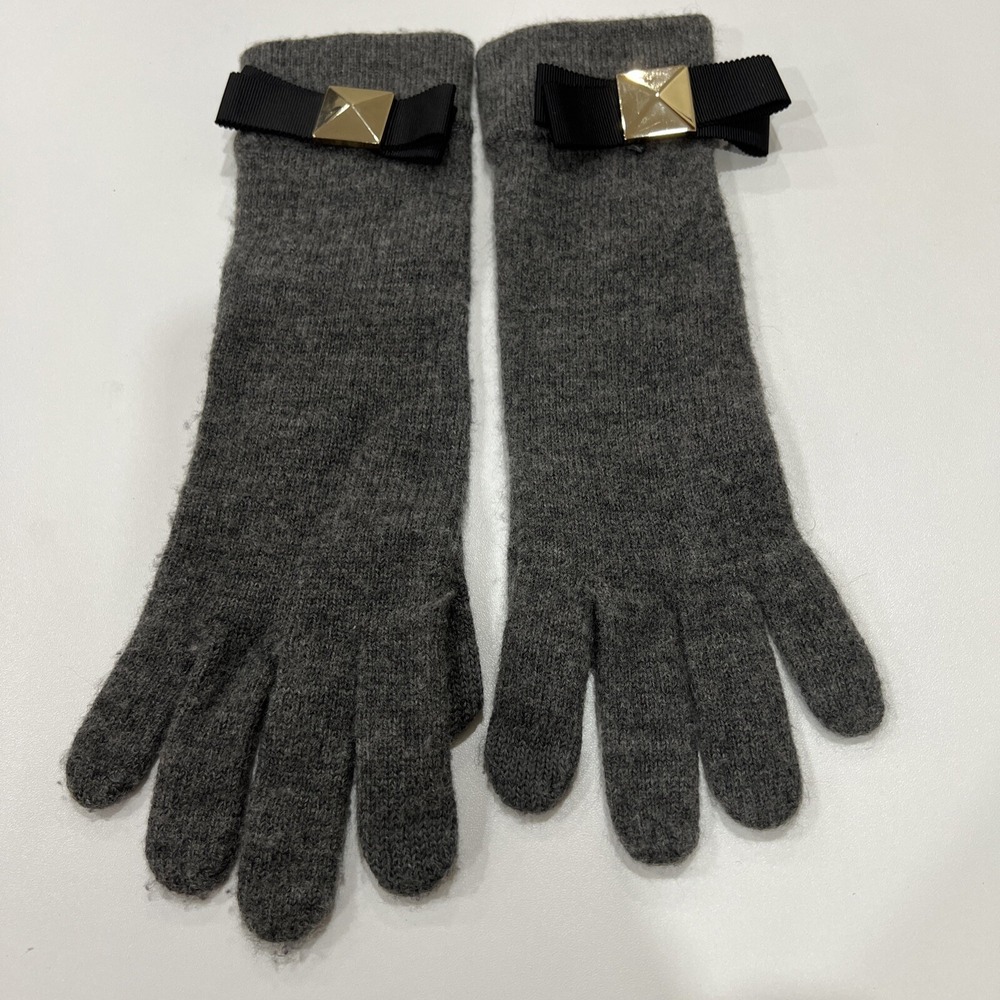 Kate Spade Gray Tech Friendly Bow Knit Long Gloves PSRU1308 Different Size?